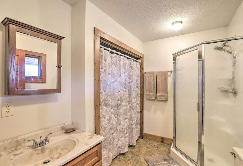 Charming Alexander Cabin W/ Private Hot Tub!