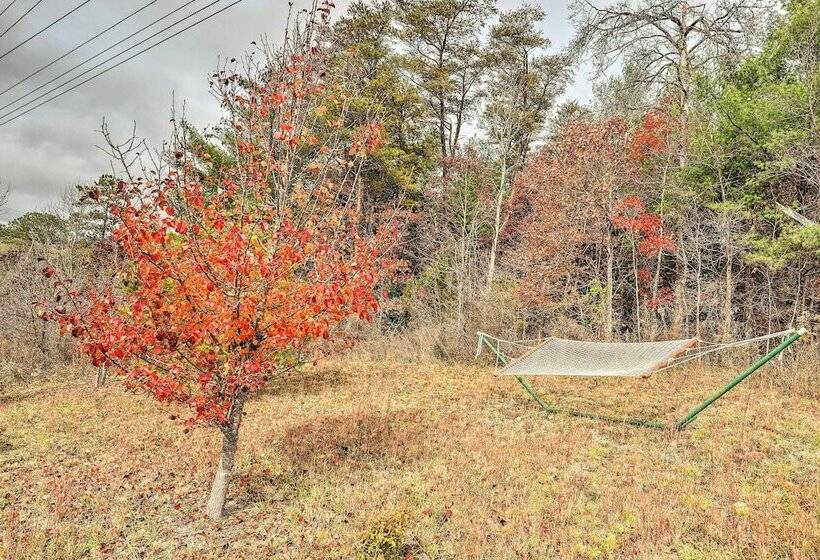 Charming Alexander Cabin W/ Private Hot Tub!