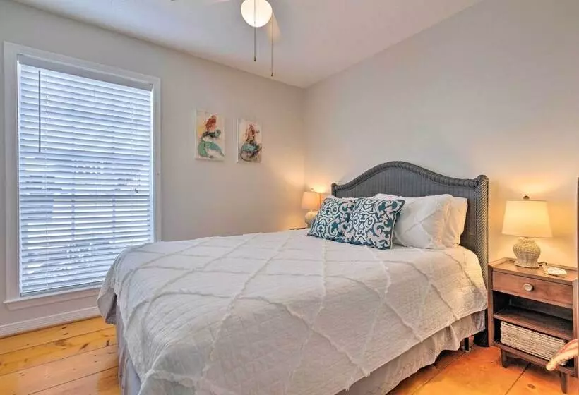 Charming Dauphin Island Home ~ 1 Mi To Beach!