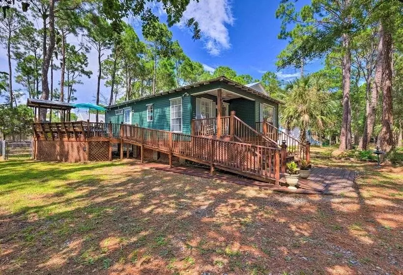 Charming Dauphin Island Home ~ 1 Mi To Beach!