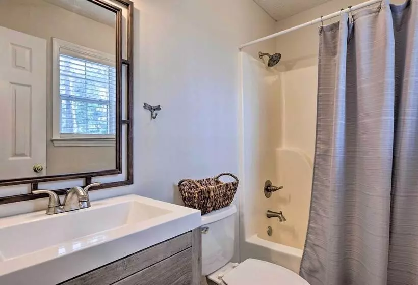 Charming Dauphin Island Home ~ 1 Mi To Beach!