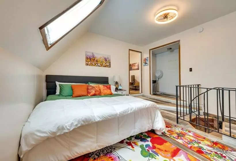 Charming Eagle Grove Farmhouse W/ Patio!