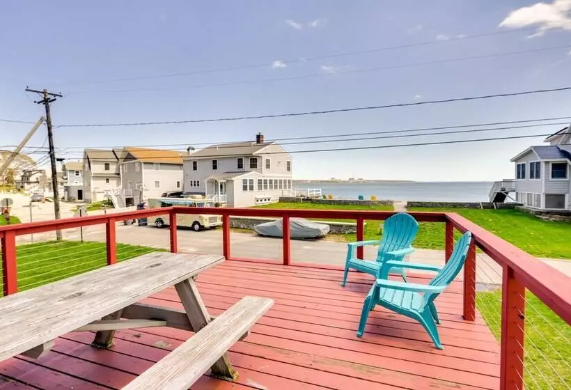 Charming Niantic Vacation Rental: Walk To Beach!