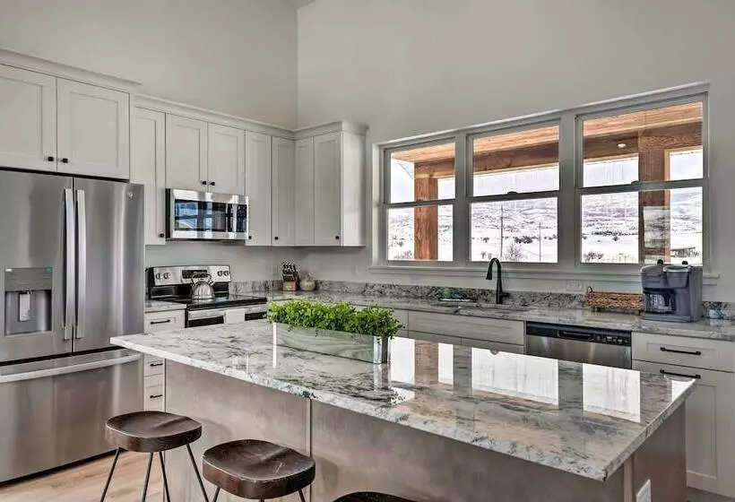 Charming Peoa Casita W/ Mountain Views