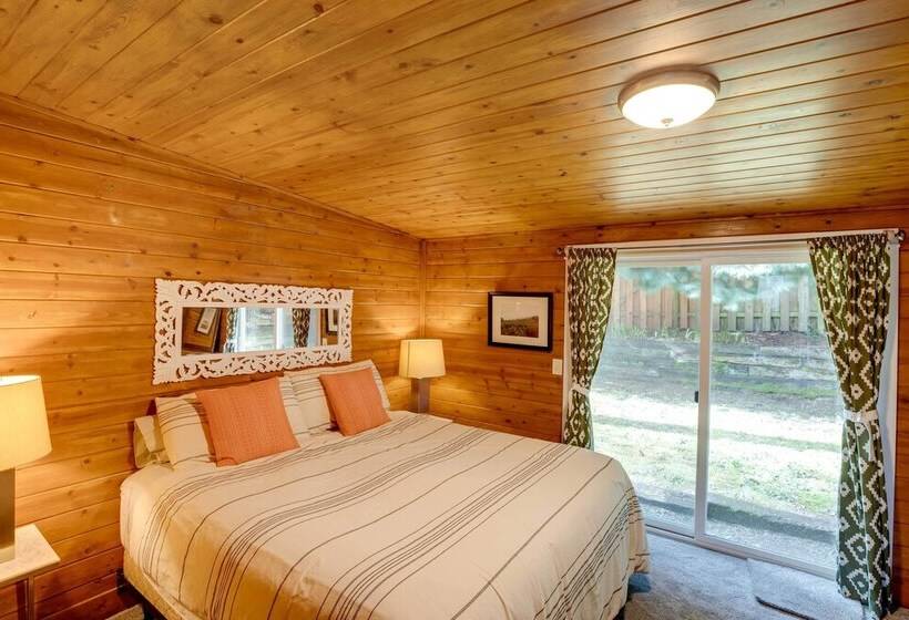 Charming Warrenton Cottage W/ Deck < 1 Mi To Beach