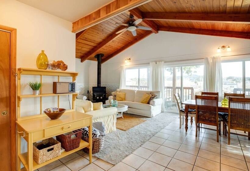 Charming Warrenton Cottage W/ Deck < 1 Mi To Beach