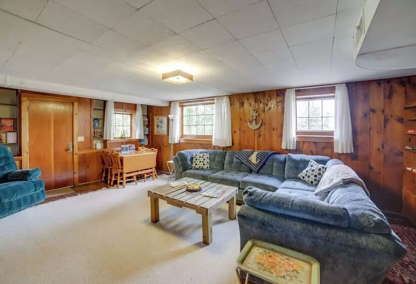 Cozy Hillsdale Home ~ 1 Mi To Baw Beese Lake!