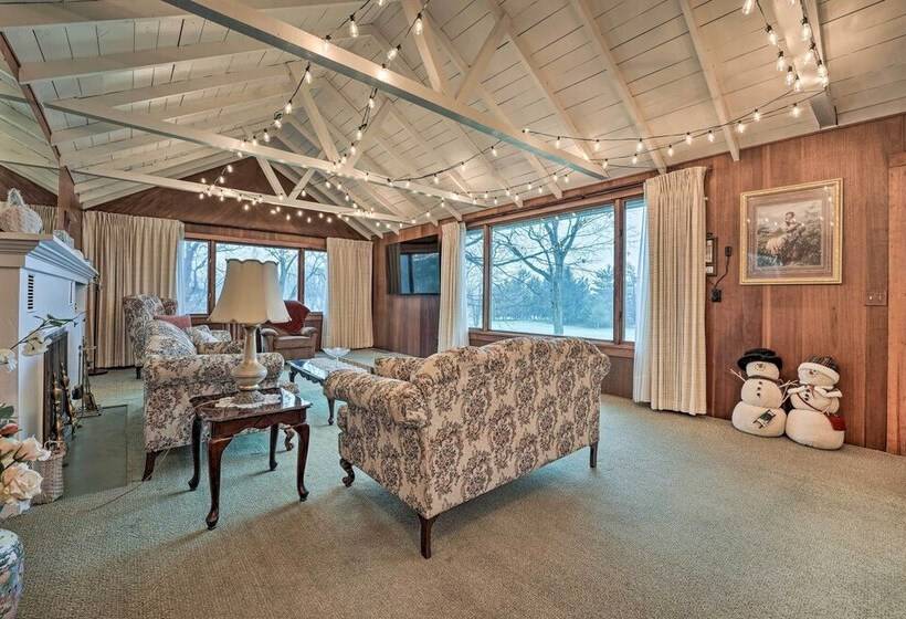 Cozy Hillsdale Home ~ 1 Mi To Baw Beese Lake!