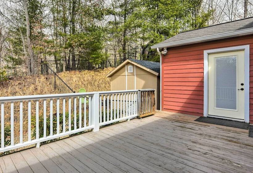 Cozy Home W/ Fire Pit, Near Great Smoky Mountains!