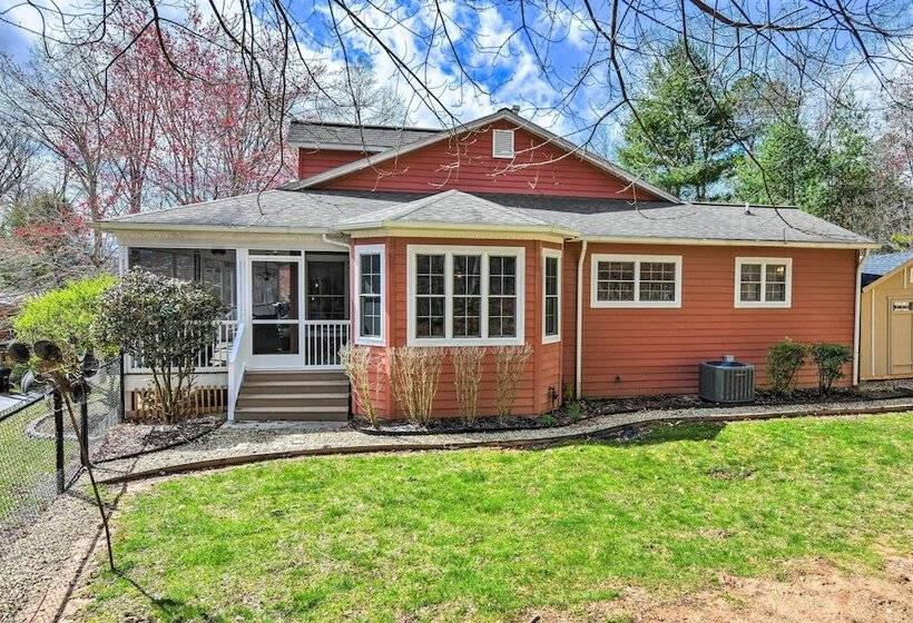 Cozy Home W/ Fire Pit, Near Great Smoky Mountains!