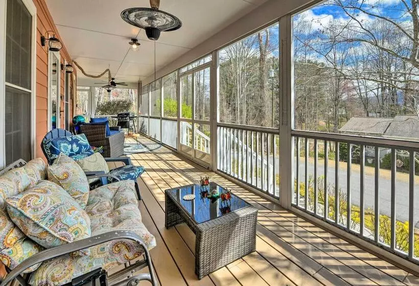 Cozy Home W/ Fire Pit, Near Great Smoky Mountains!