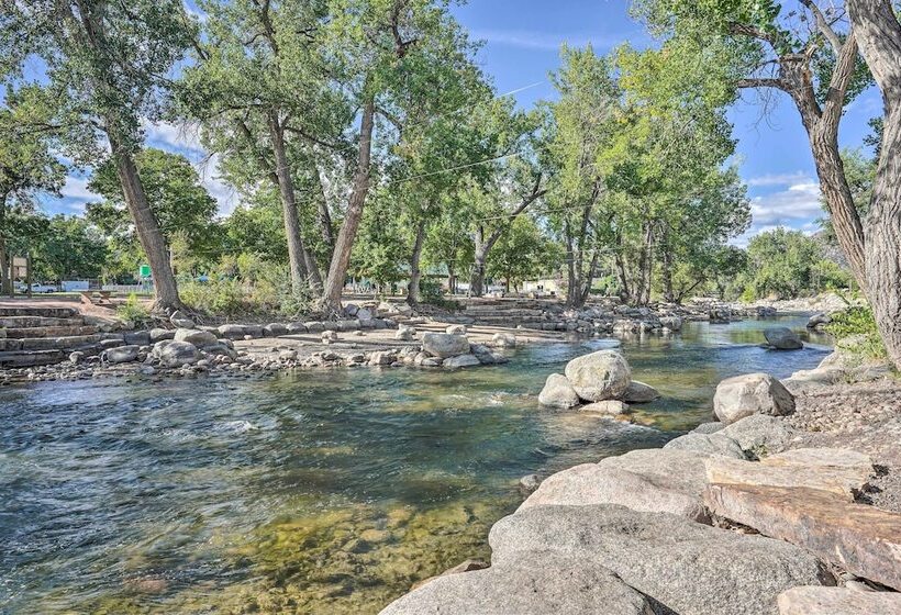 Cozy Home W/ Patio In The Heart Of Cañon City!