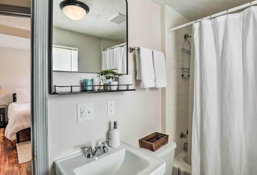 Cozy Omaha Vacation Rental: 6 Miles To Downtown!