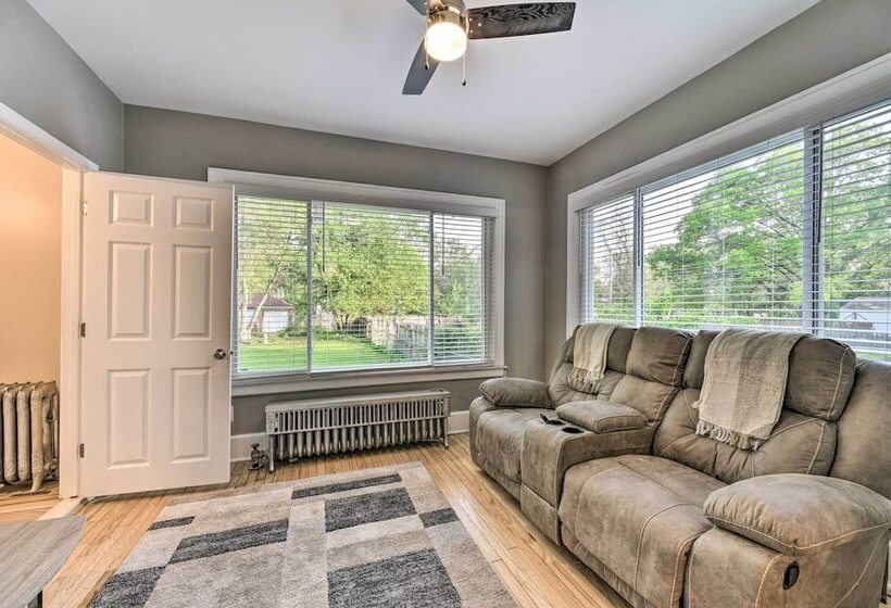 Elegant Detroit Home W/ Yard ~ 5 Mi To Dtwn!