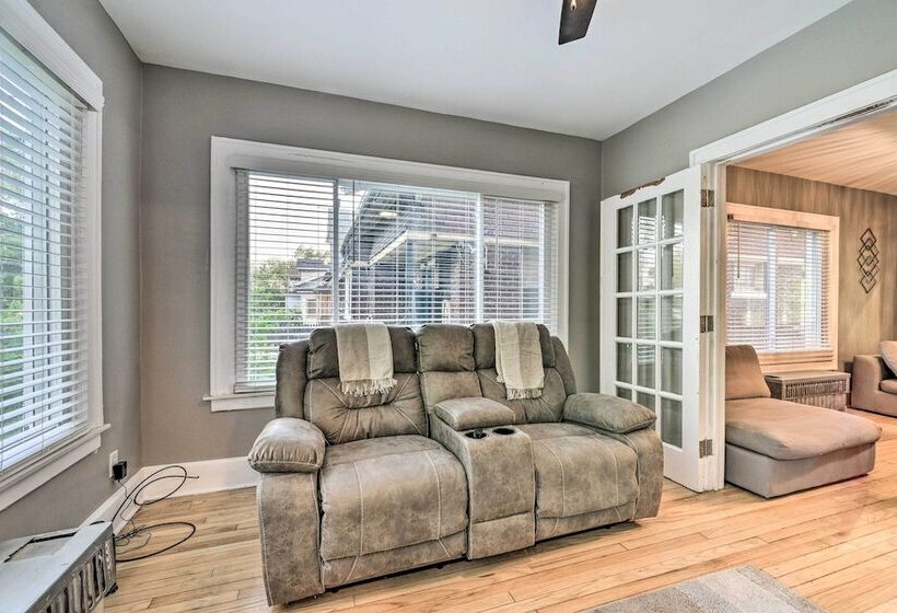 Elegant Detroit Home W/ Yard ~ 5 Mi To Dtwn!