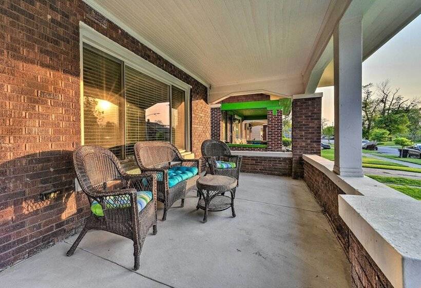 Elegant Detroit Home W/ Yard ~ 5 Mi To Dtwn!