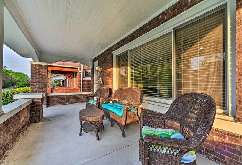 Elegant Detroit Home W/ Yard ~ 5 Mi To Dtwn!