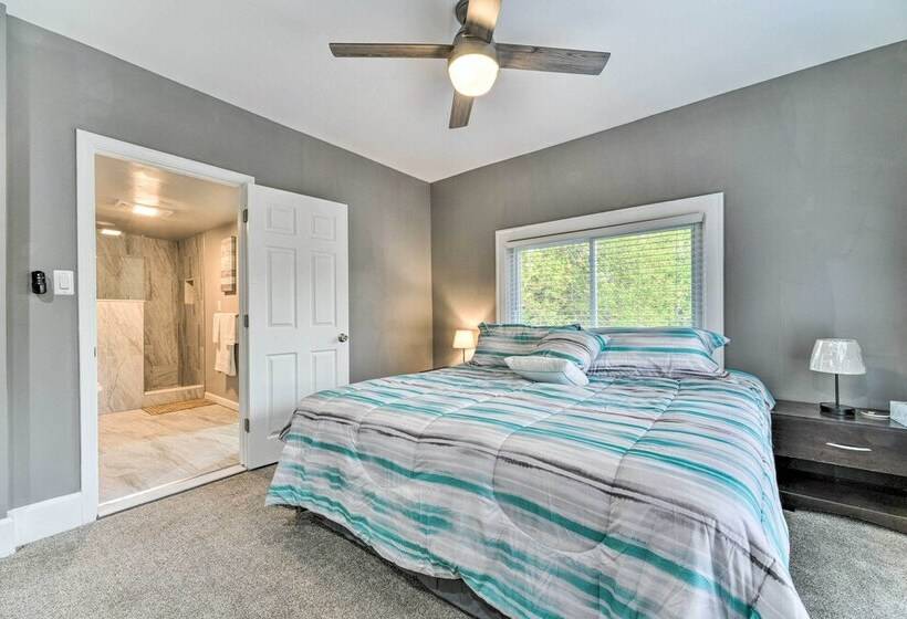 Elegant Detroit Home W/ Yard ~ 5 Mi To Dtwn!