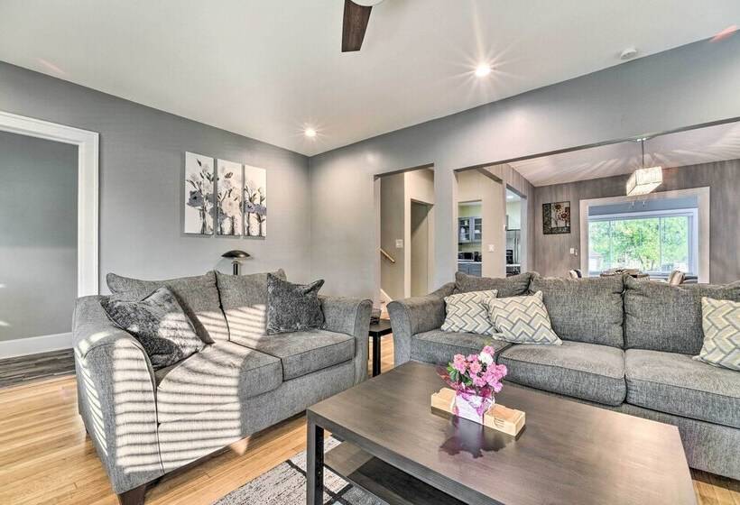 Elegant Detroit Home W/ Yard ~ 5 Mi To Dtwn!