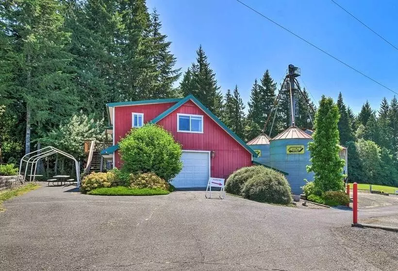 Chehalis Retreat W/ Scenic Views!