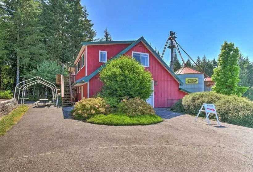 Chehalis Retreat W/ Scenic Views!