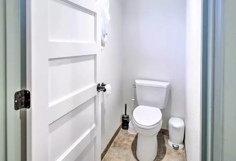 Chehalis Retreat W/ Scenic Views!