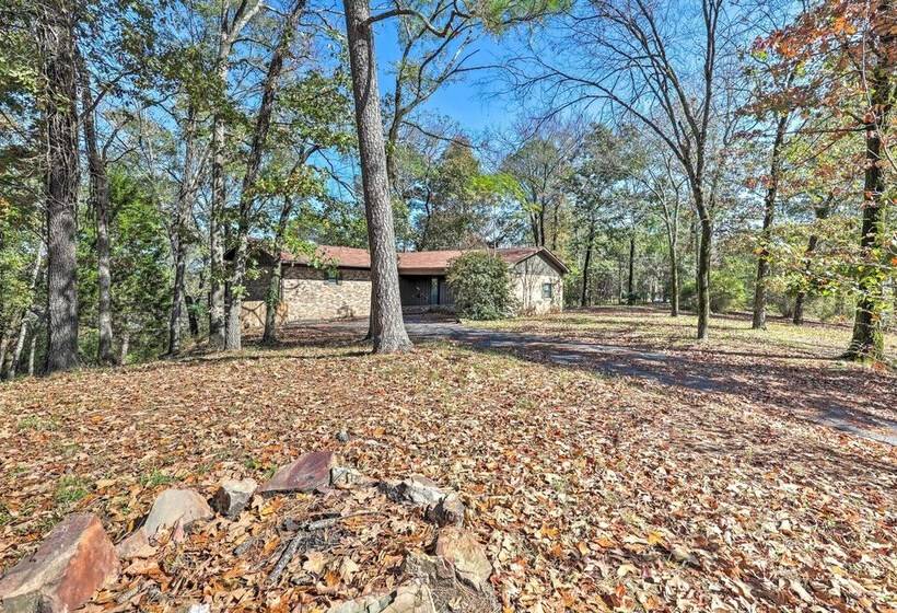 Family Friendly Hot Springs Hideaway W/ Yard!