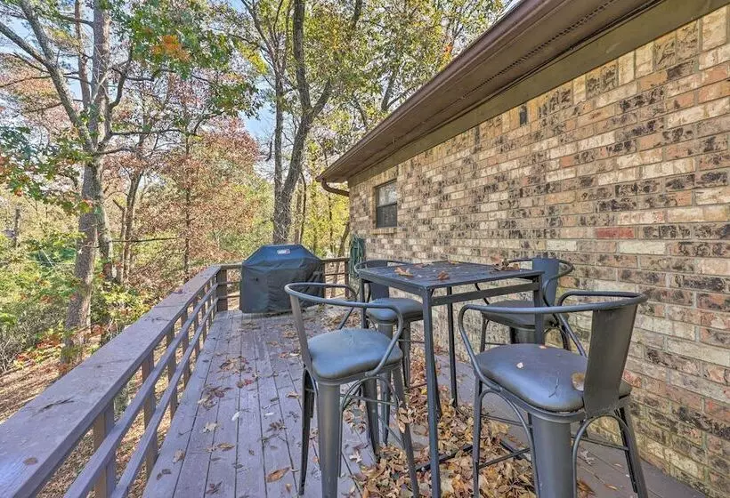 Family Friendly Hot Springs Hideaway W/ Yard!