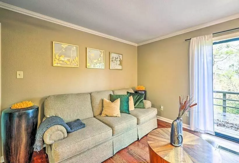 Family Friendly Hot Springs Hideaway W/ Yard!