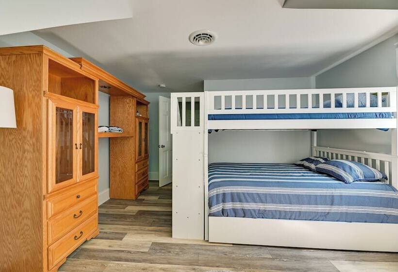 Finger Lakes Vacation Rental W/ Hot Tub & Pool