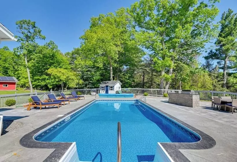 Finger Lakes Vacation Rental W/ Hot Tub & Pool