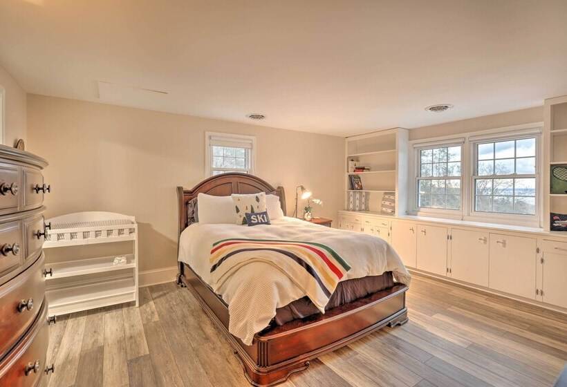 Finger Lakes Vacation Rental W/ Hot Tub & Pool