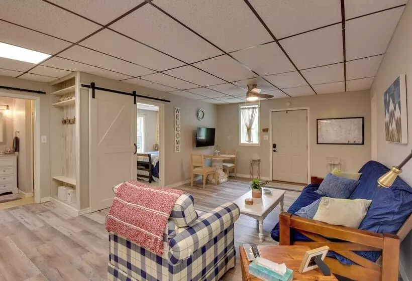 Hayesville Cottage On 20 Acre Farm W/ Fish Pond!