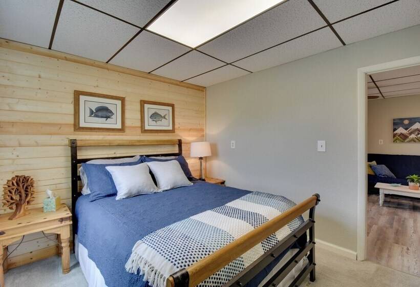 Hayesville Cottage On 20 Acre Farm W/ Fish Pond!