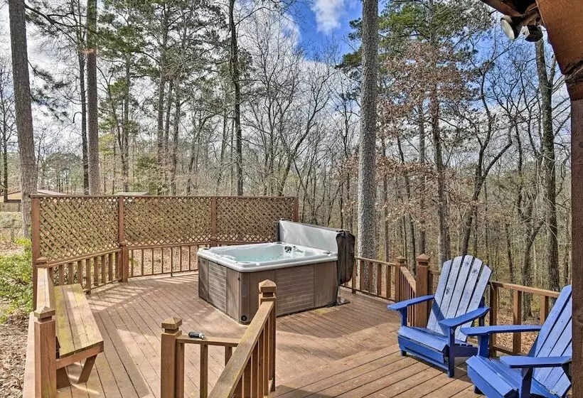 Hot Tub, Grill: Hilltop Log Cabin In Hot Springs!