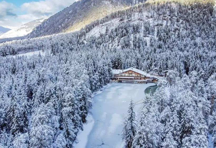 Hotelli Lago Della Creta