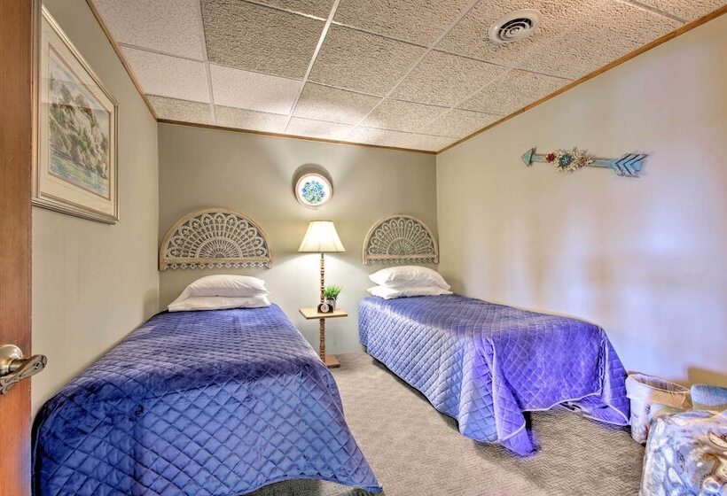 Lake Norfork Home W/waterview Patio + Balcony