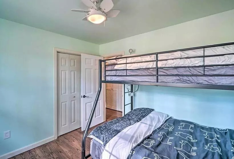 Lovely Freehold Home W/ Deck, 16 Mi To Slopes