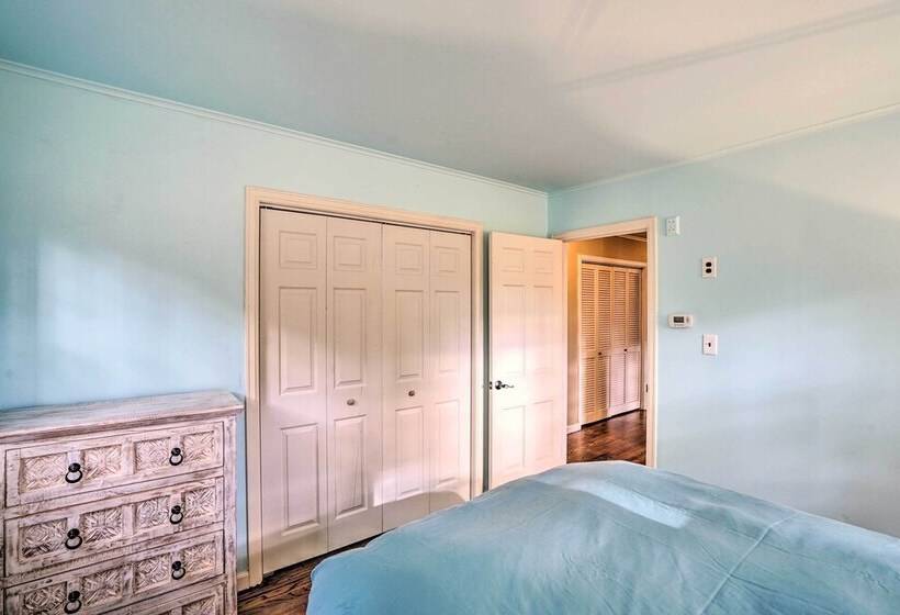 Lovely Freehold Home W/ Deck, 16 Mi To Slopes