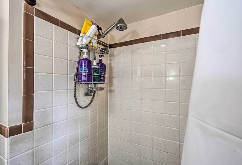 Lovely Freehold Home W/ Deck, 16 Mi To Slopes