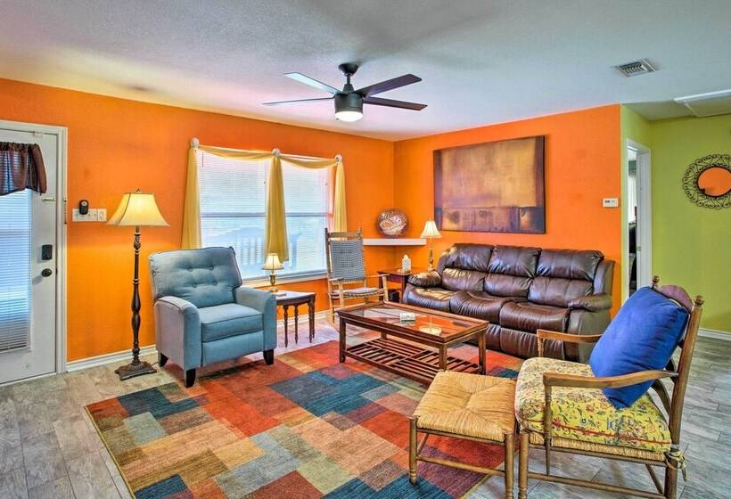 Granbury Cottage, Steps To Lake & Dock!