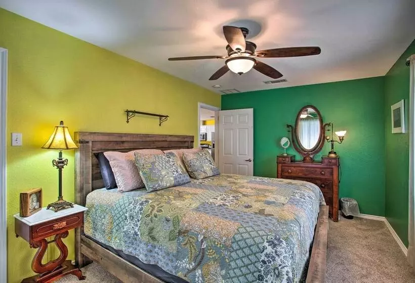 Granbury Cottage, Steps To Lake & Dock!