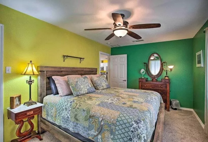 Granbury Cottage, Steps To Lake & Dock!