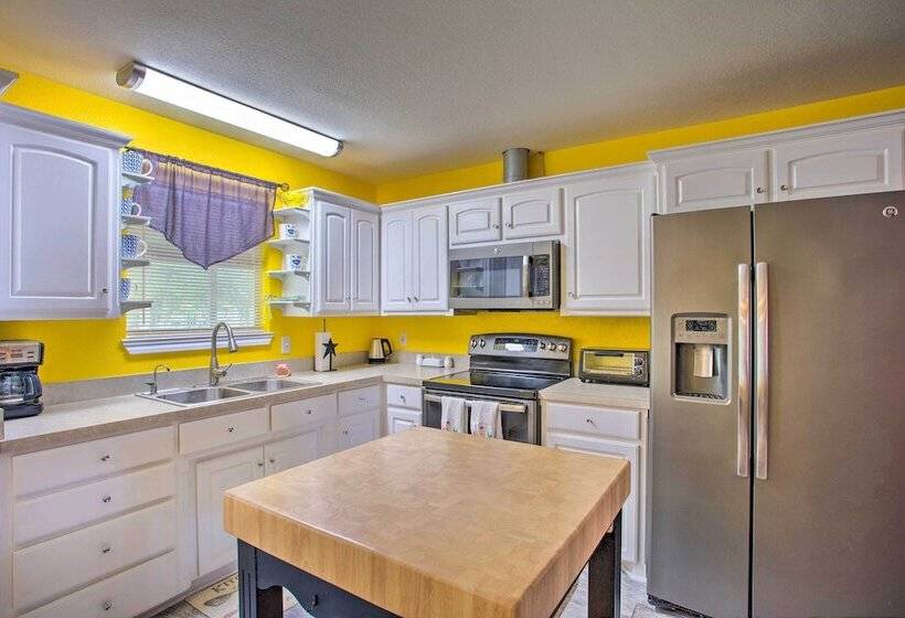 Granbury Cottage, Steps To Lake & Dock!