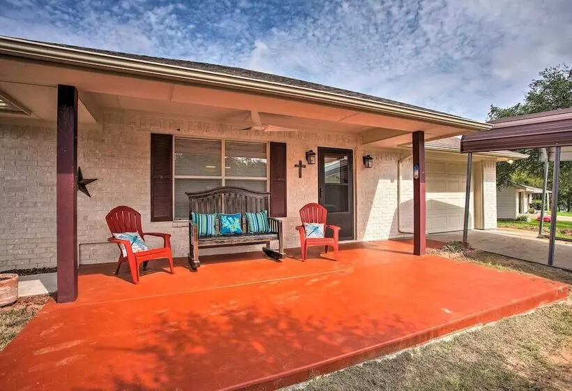 Granbury Cottage, Steps To Lake & Dock!