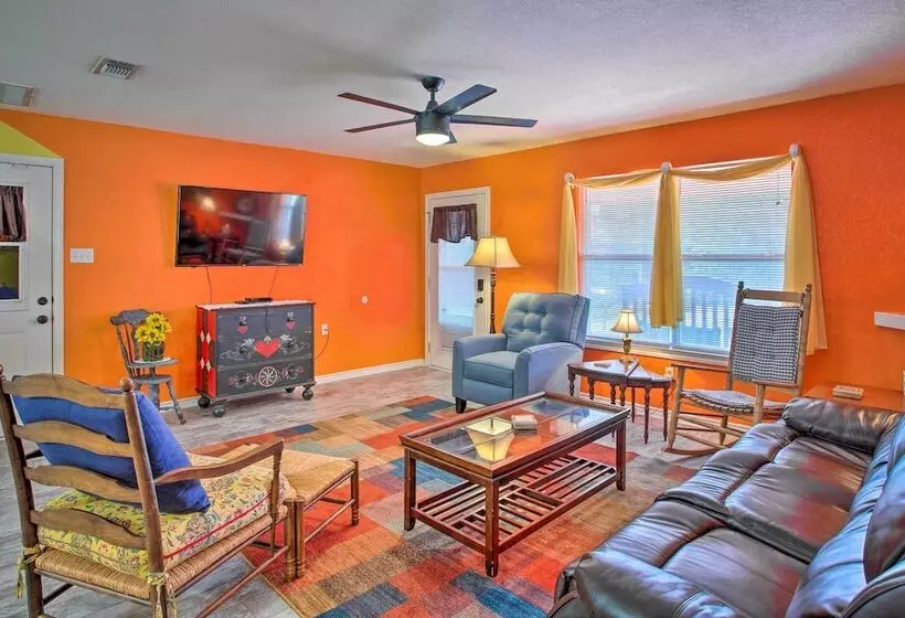 Granbury Cottage, Steps To Lake & Dock!