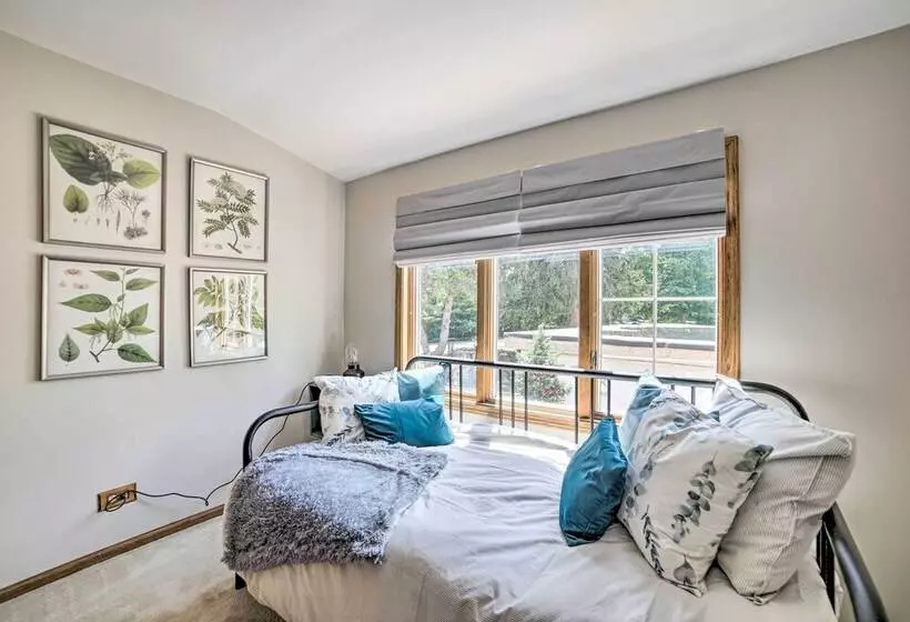 Lovely Kalamazoo River Home W/ Dock & Hot Tub