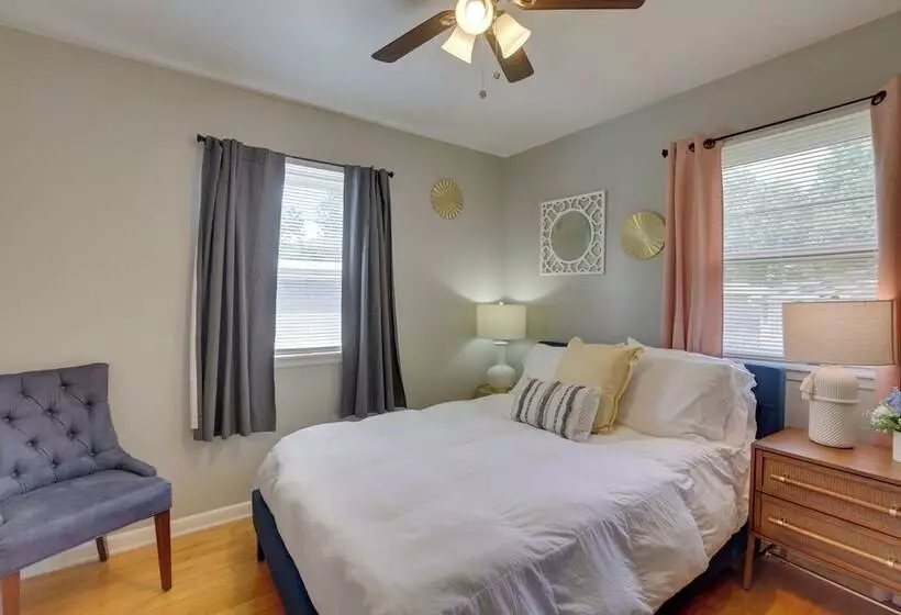 Modern Birmingham Escape W/ Yard + Fire Pit!