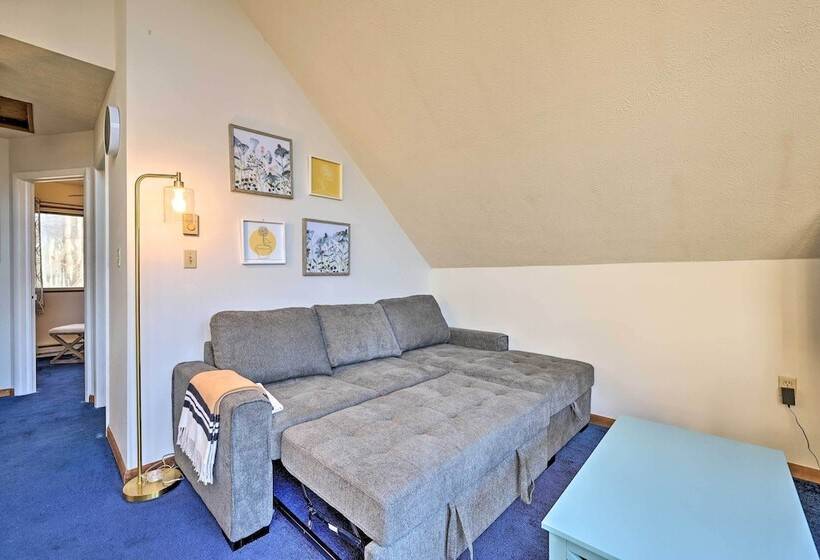 Modern Poconos Gem W/ Fire Pit, Deck & Pool Access