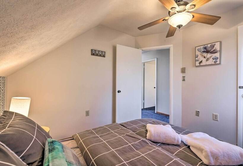 Modern Poconos Gem W/ Fire Pit, Deck & Pool Access